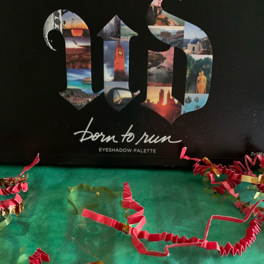 Urban Decay Born To Run Eyeshadow Palette